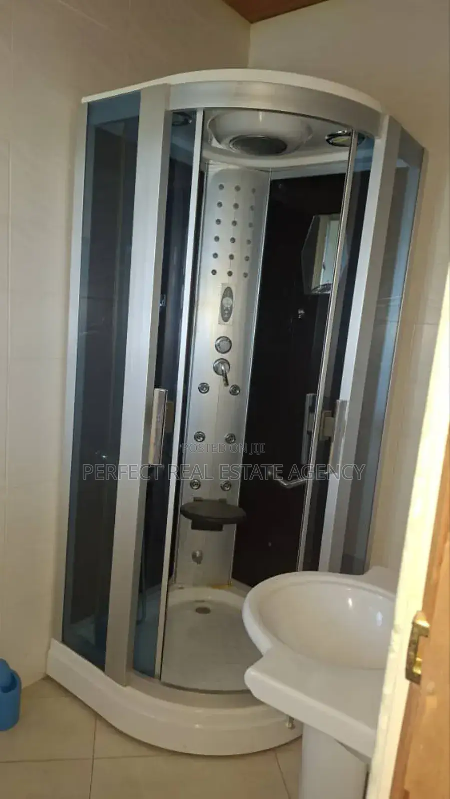Furnished 5bdrm Mansion in Tech Emena, Kumasi Metropolitan for sale