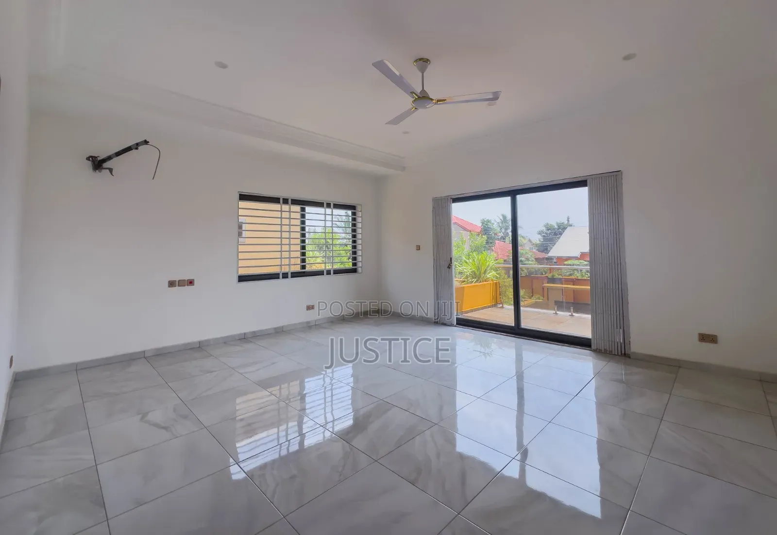 3bdrm House in Ashaley Botwe, School Junction for sale