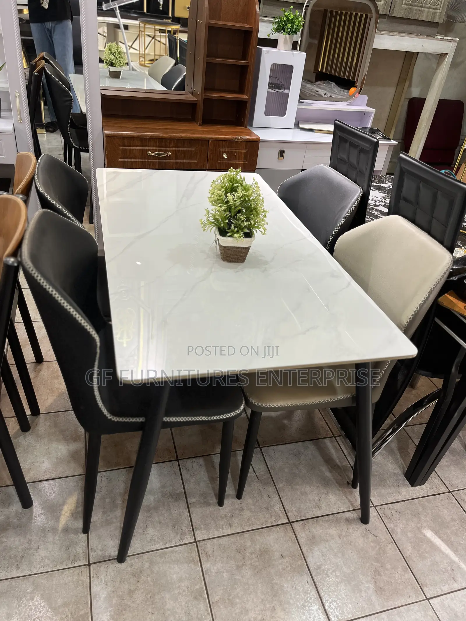 Modern 4-Seater Marble Dining Set