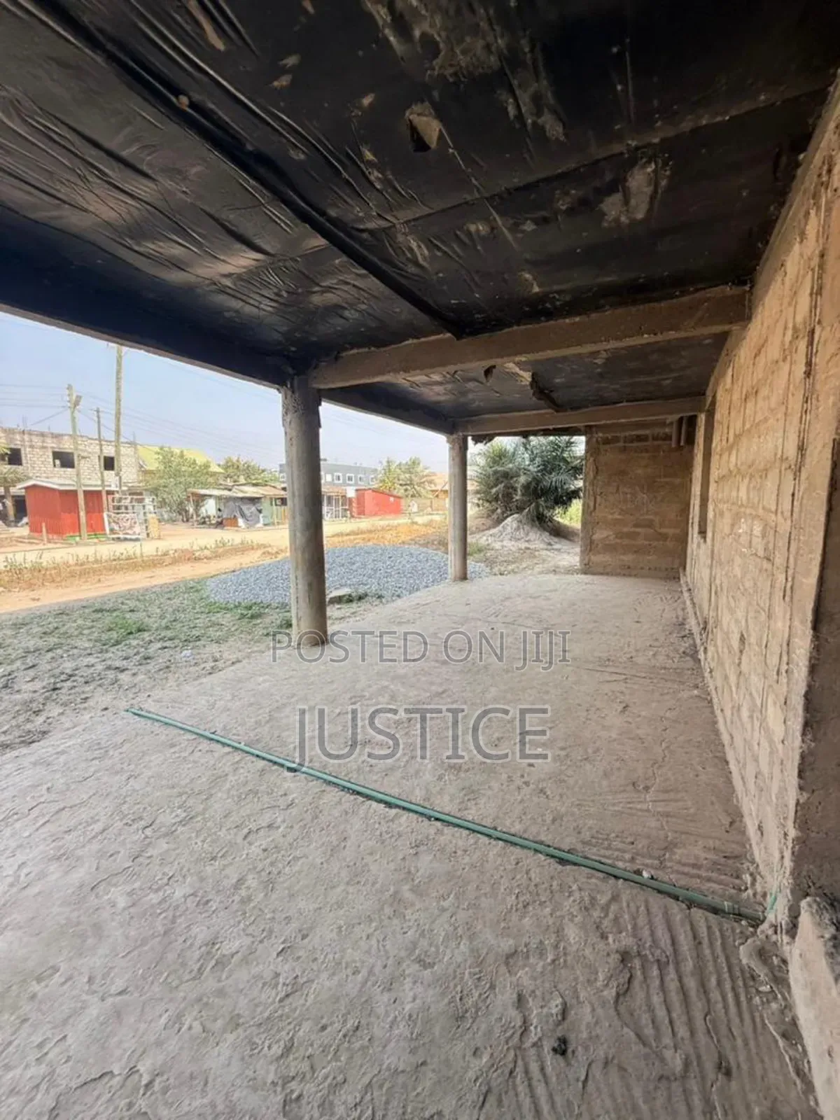 20bdrm House in Weija for sale