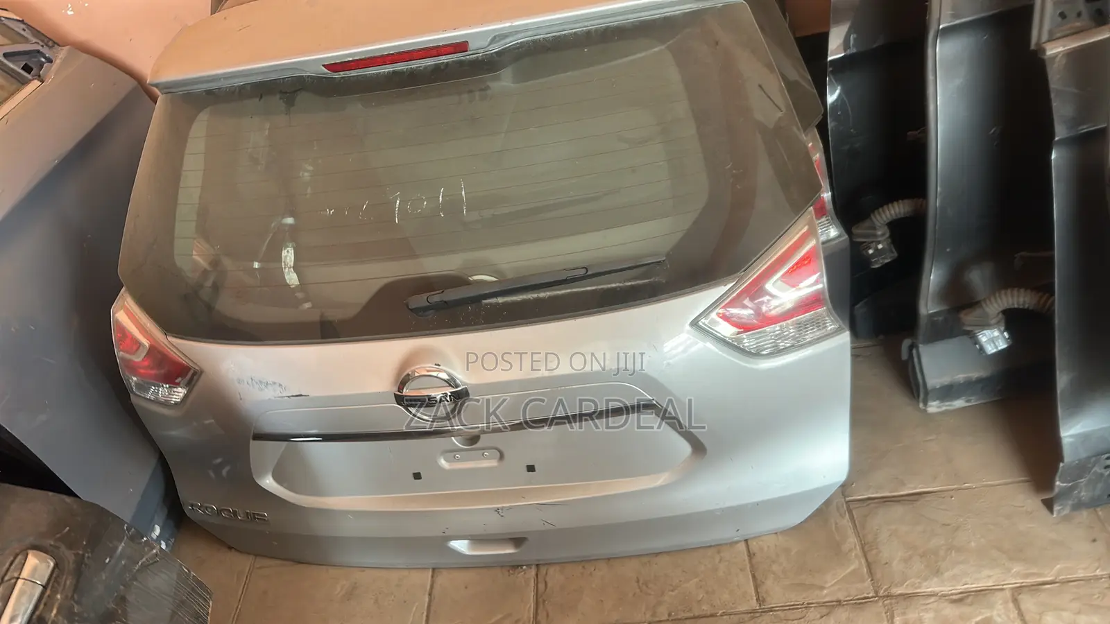 Nissan Rogue 2017 Back Boot Available.It Home Use