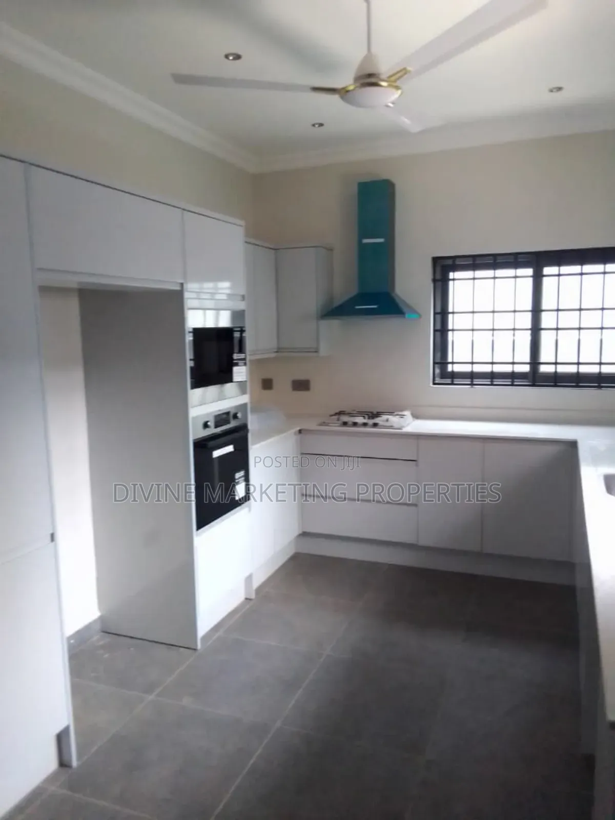 4bdrm House in Topbase for sale