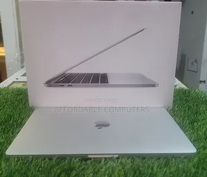 Laptop Apple MacBook Pro 2020 8GB Intel Core i5 SSD 256GB