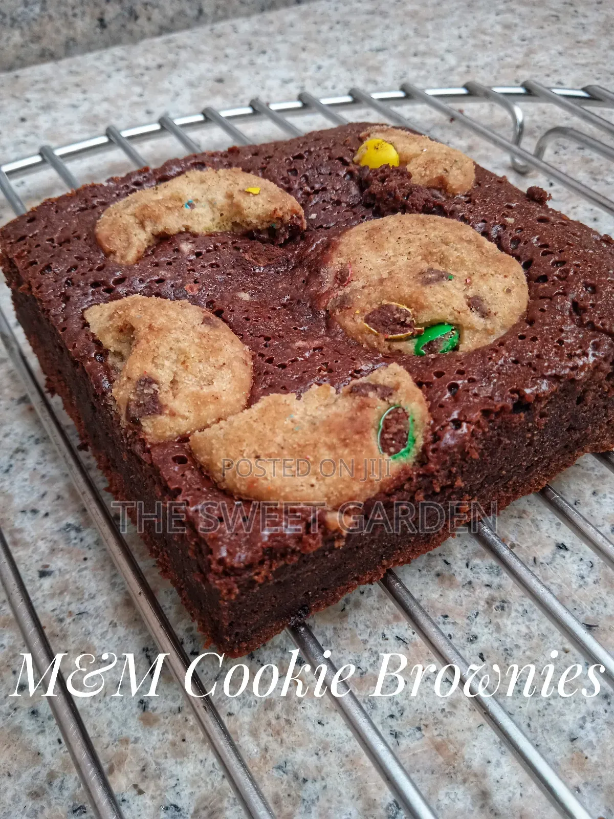 Chocolate Brownie Cakes With Toppings