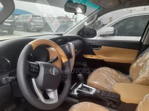Toyota Fortuner 2.7 RWD 2017 White