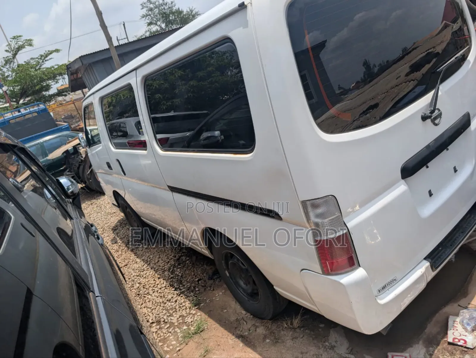 Nissan Santana 2010 White