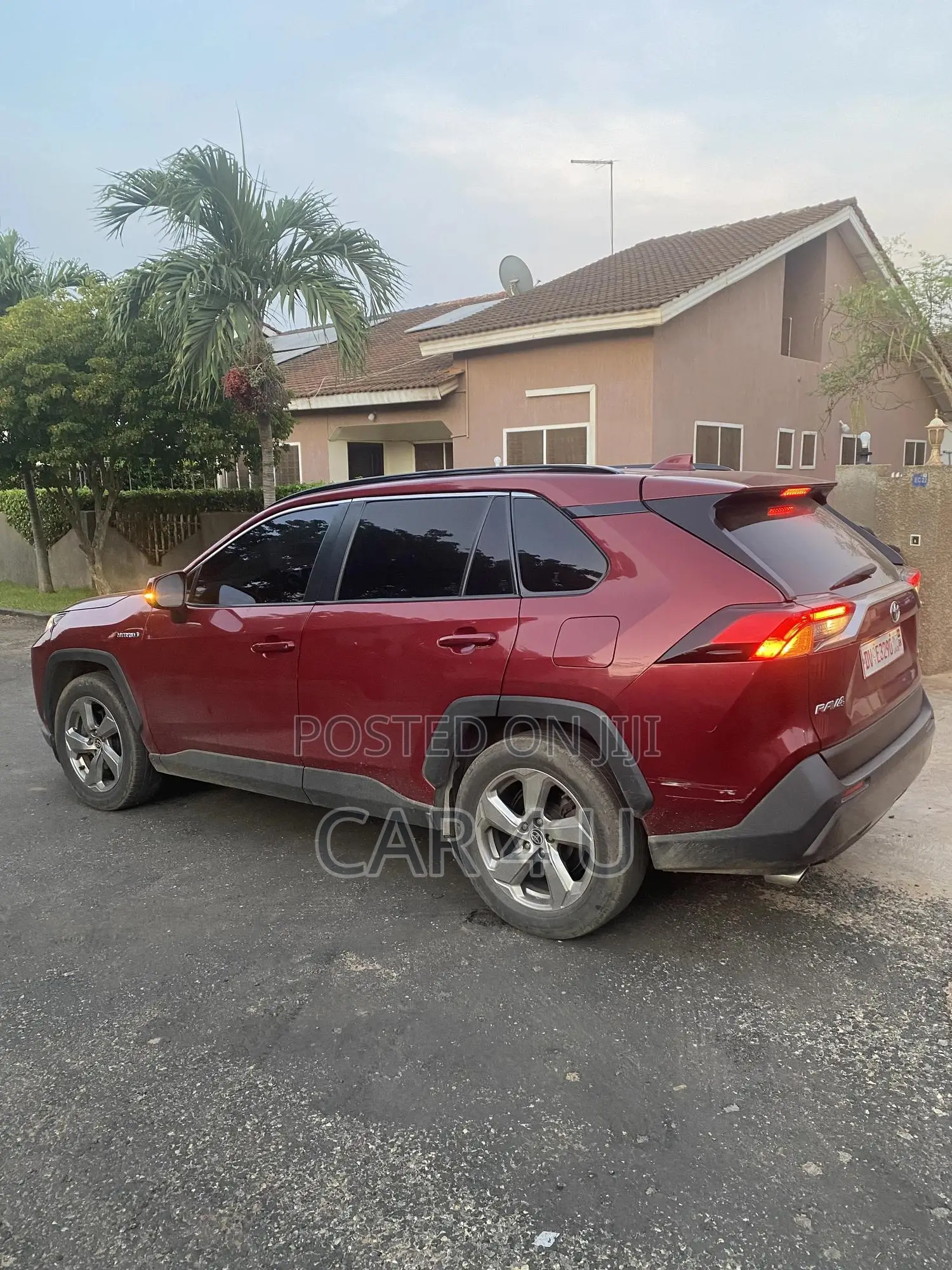 Toyota RAV4 Hybrid 2019 Red