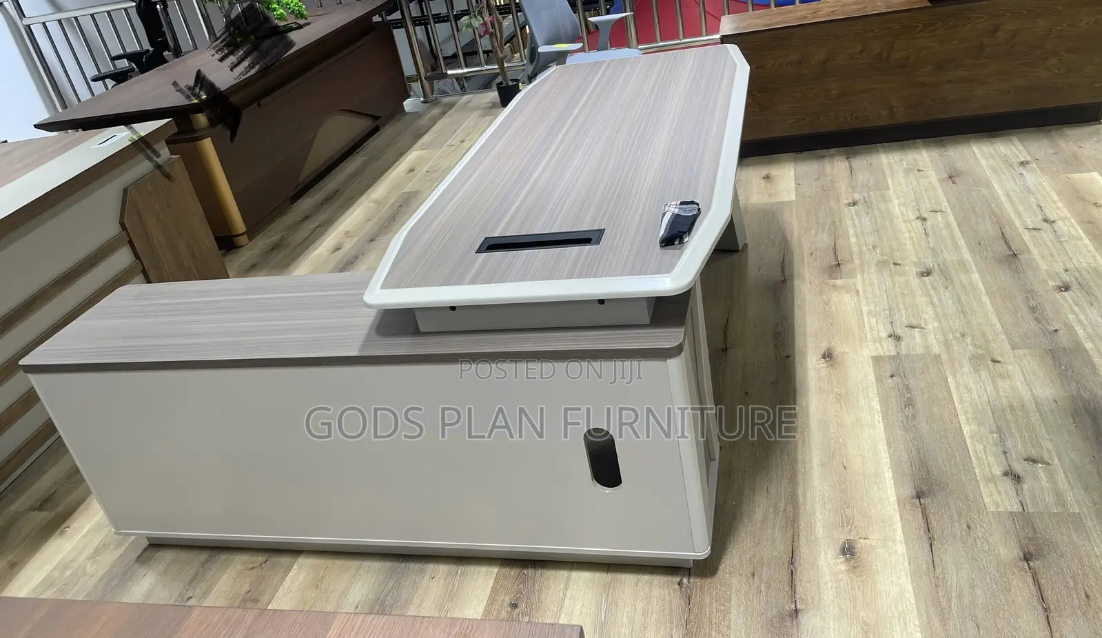 Executive Office Desk (Bt01)