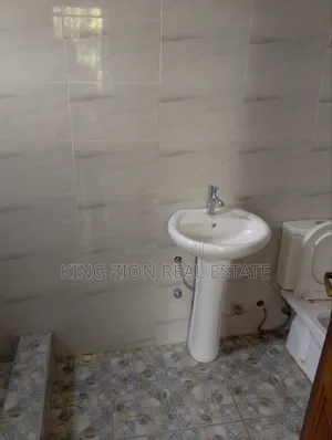 2bdrm Apartment in Kingzion Real, CP for rent