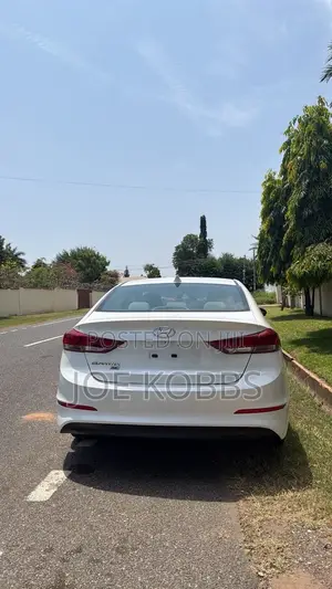 Hyundai Elantra 2017 White