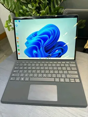 New Laptop Microsoft Surface Pro 8 16GB Intel Core i7 SSD 512GB
