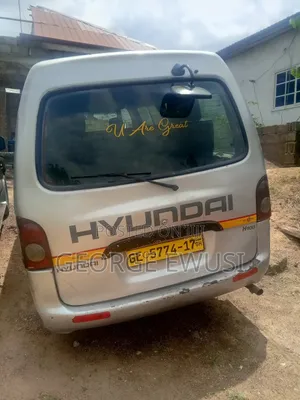 Hyundai H-100 2004 Silver