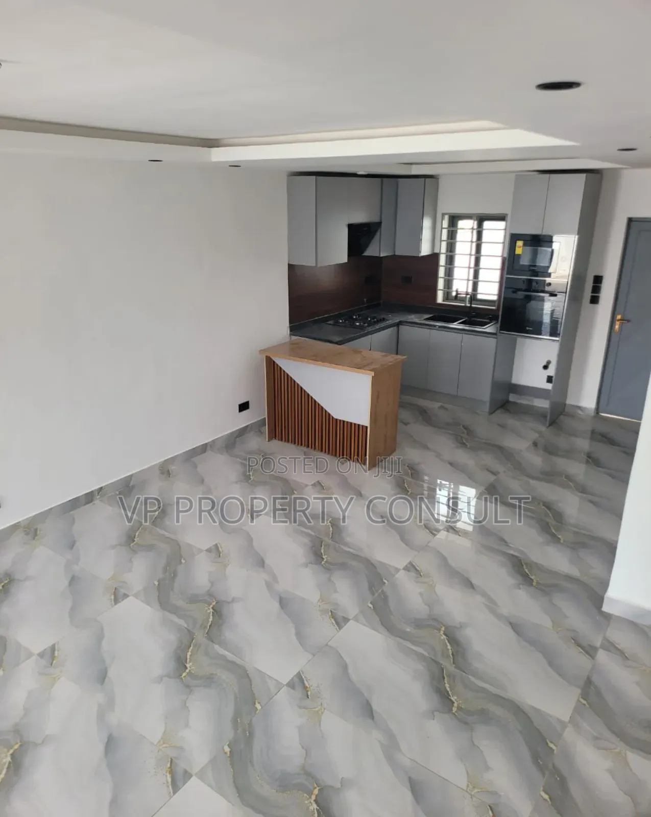 2bdrm House in School Junction for sale