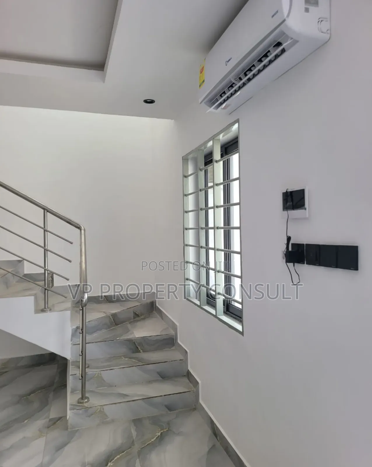 2bdrm House in School Junction for sale