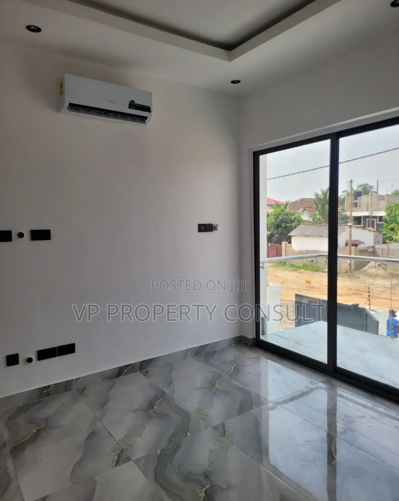 2bdrm House in School Junction for sale