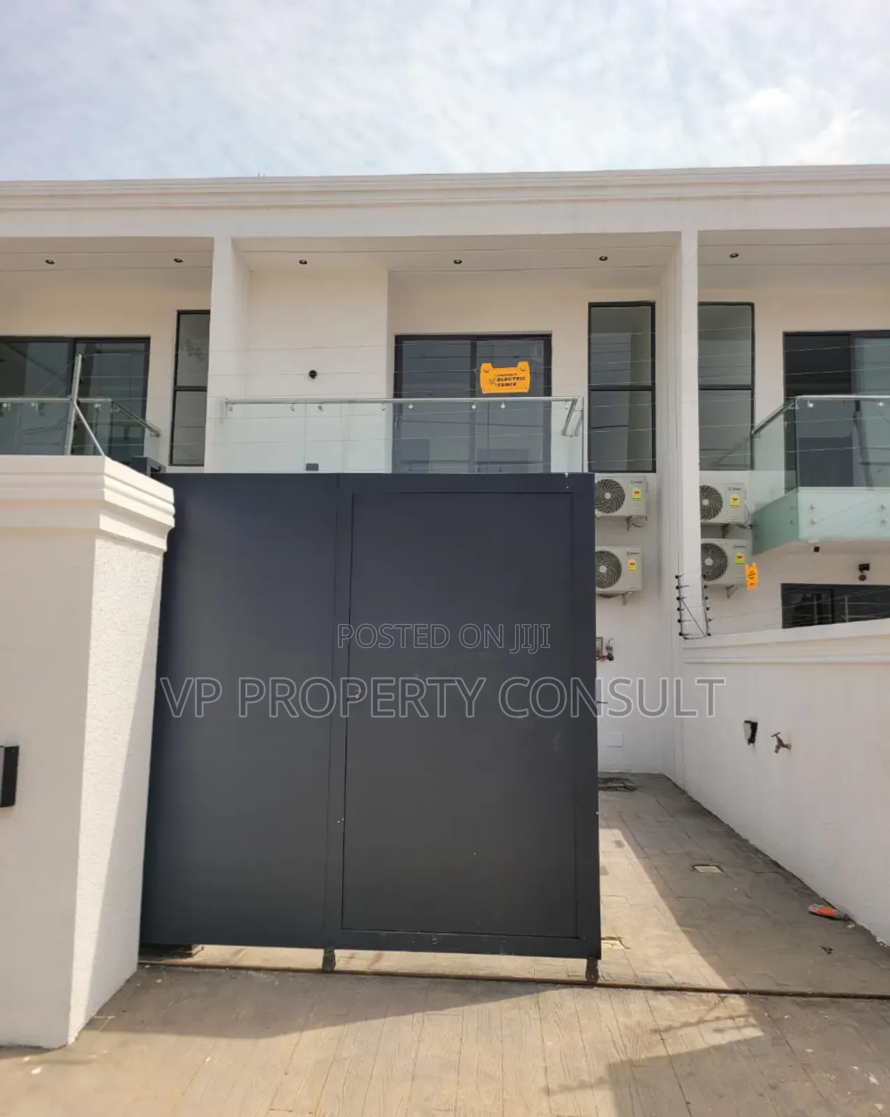 2bdrm House in School Junction for sale