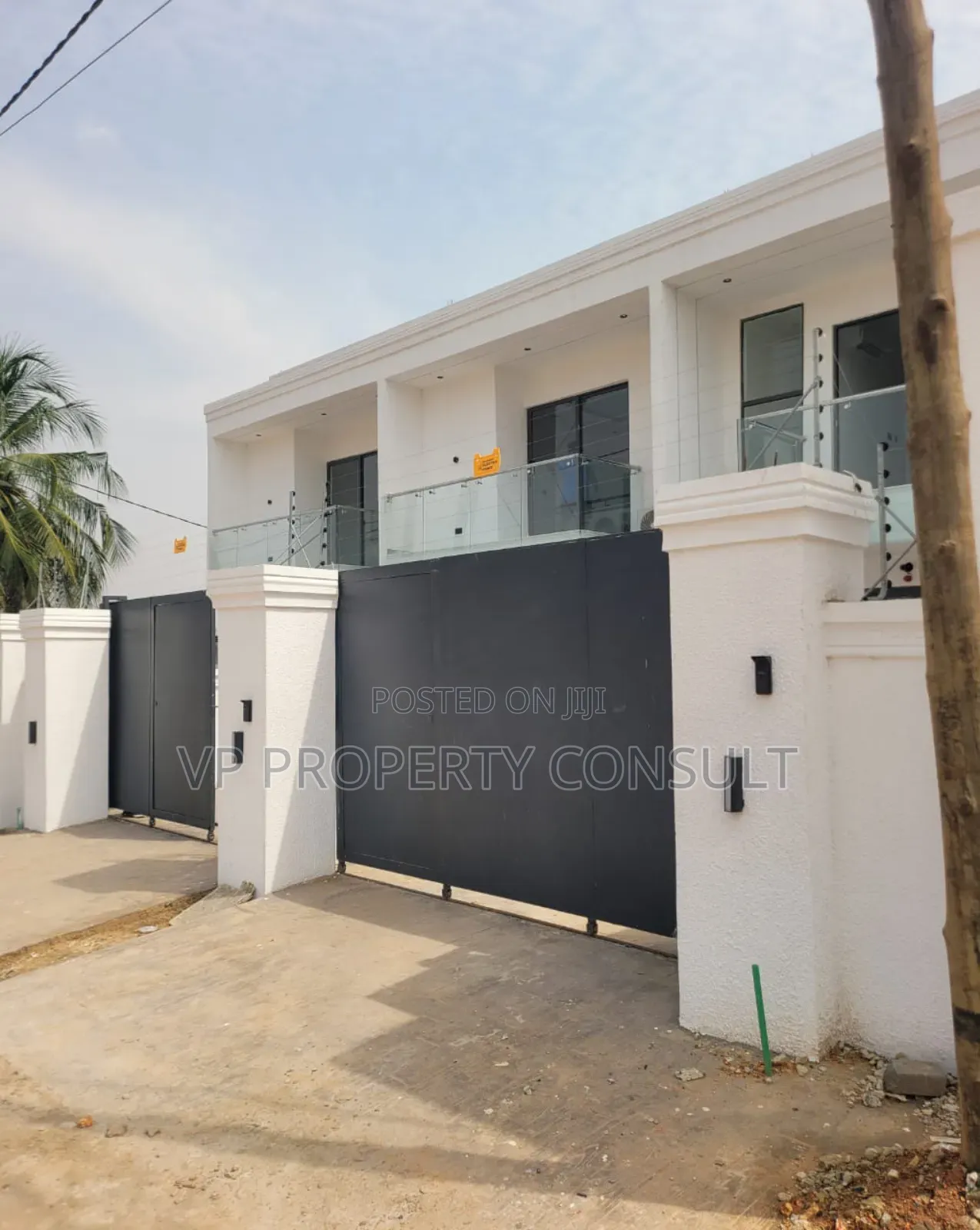 2bdrm House in School Junction for sale