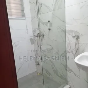 4bdrm House in Helena Estate Agency, The Mall for rent