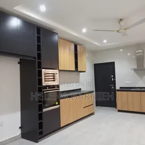 4bdrm House in Helena Estate Agency, The Mall for rent