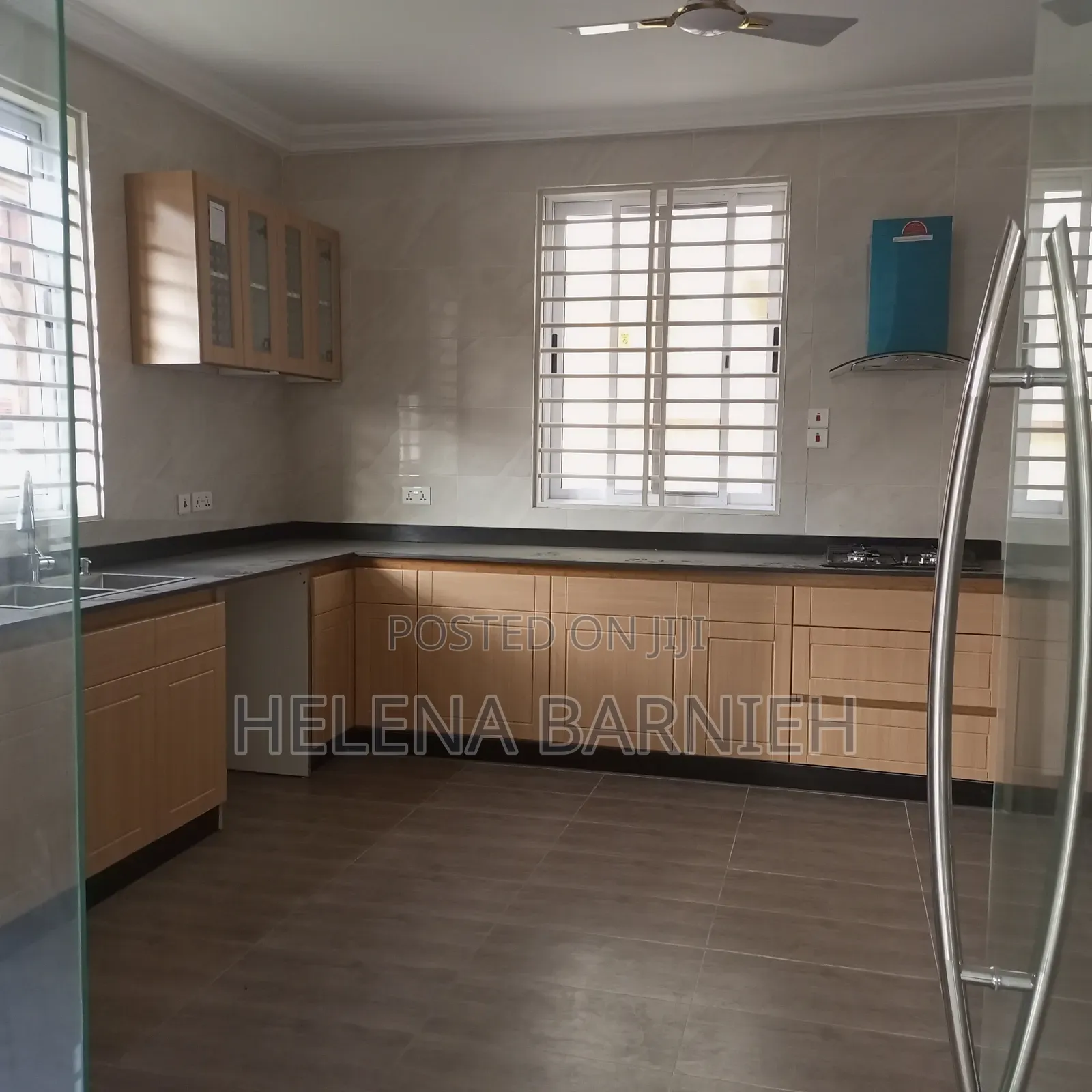 Furnished 2bdrm House in Helena Estate Agency, The Mall for rent