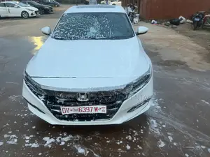 Honda Accord EX-L 2.0T 2018 White