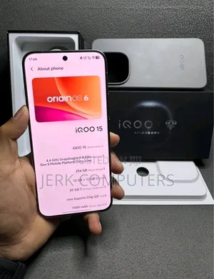 Vivo iQOO 15 256 GB Silver