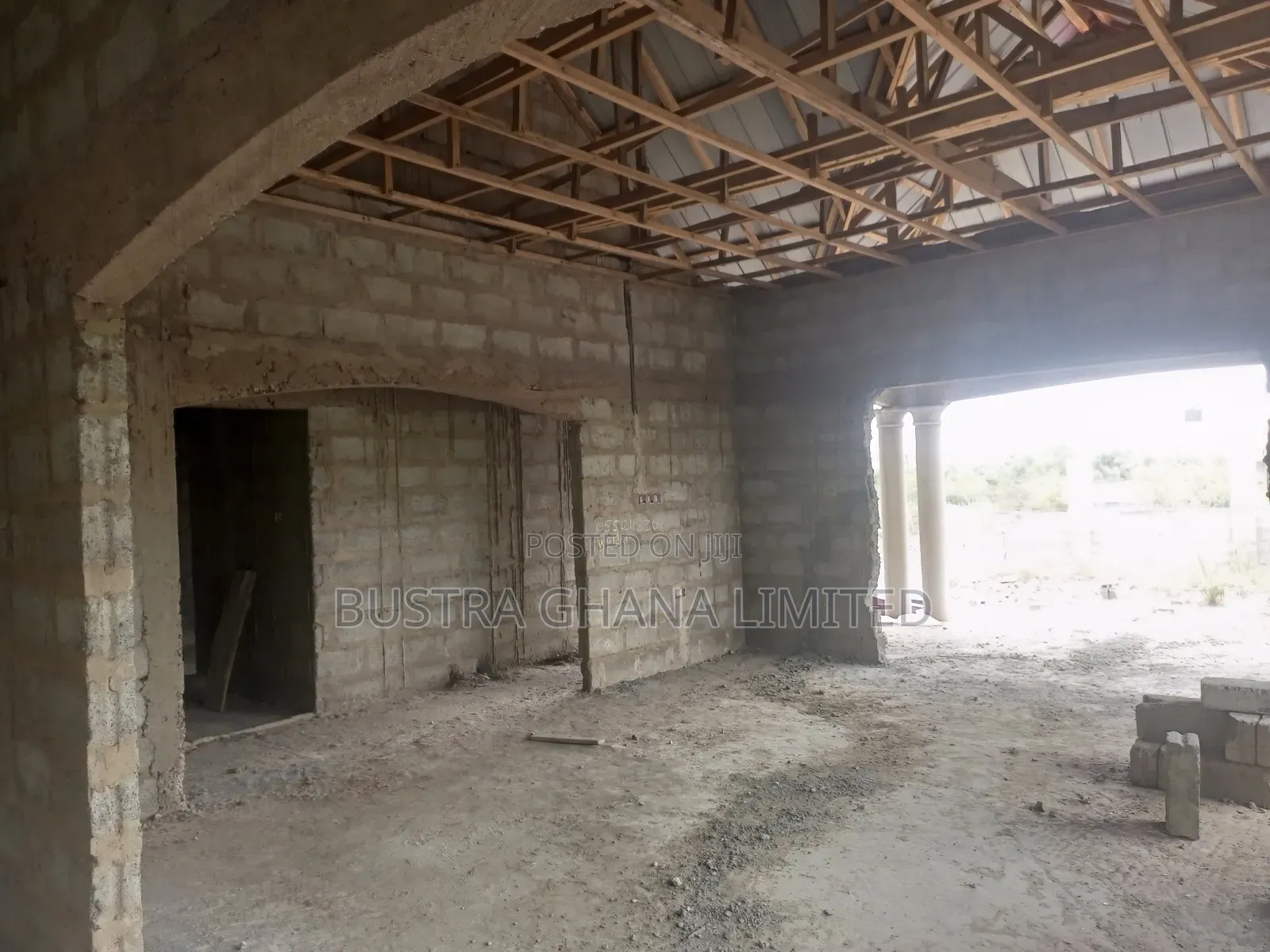 4bdrm Mansion in Emef'S Tema Comm. 25 for sale