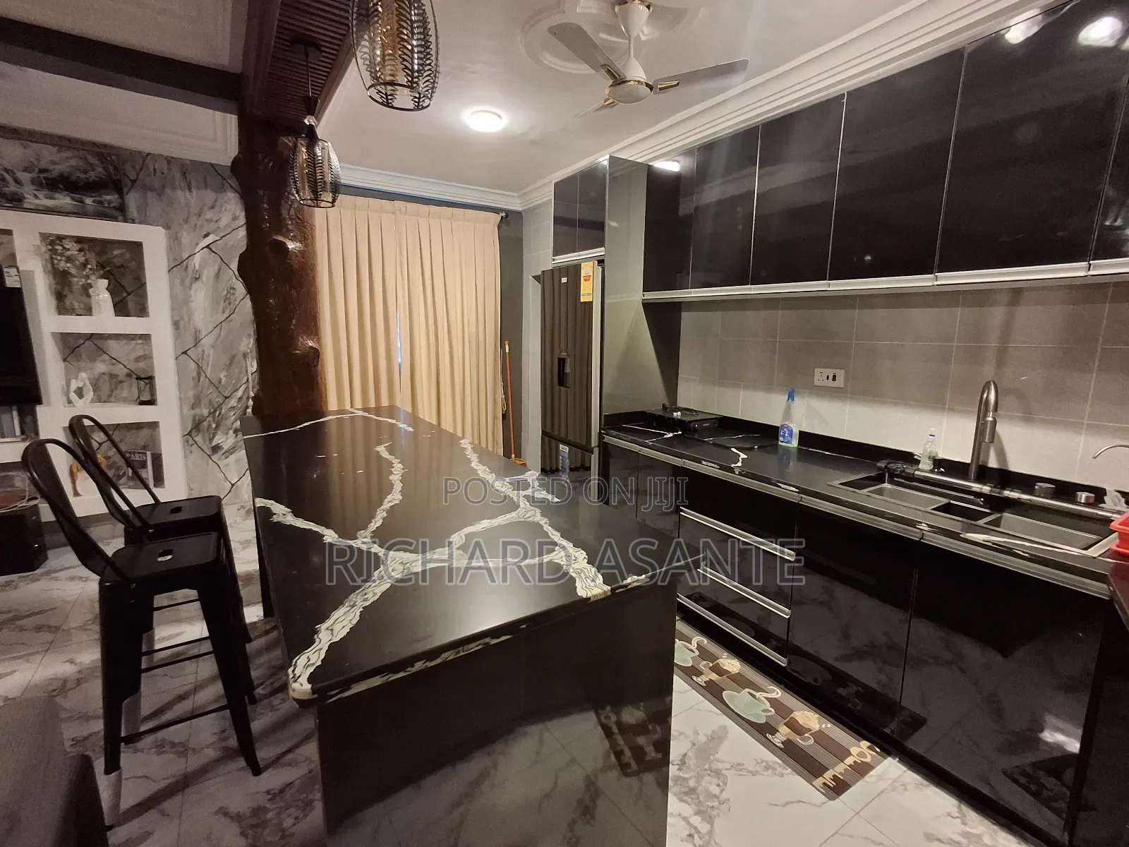 Executive Apartment With Hot Water Washroom and Kitchen