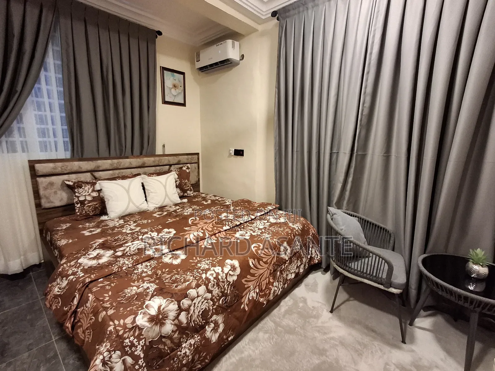 Executive Apartment With Hot Water Washroom and Kitchen