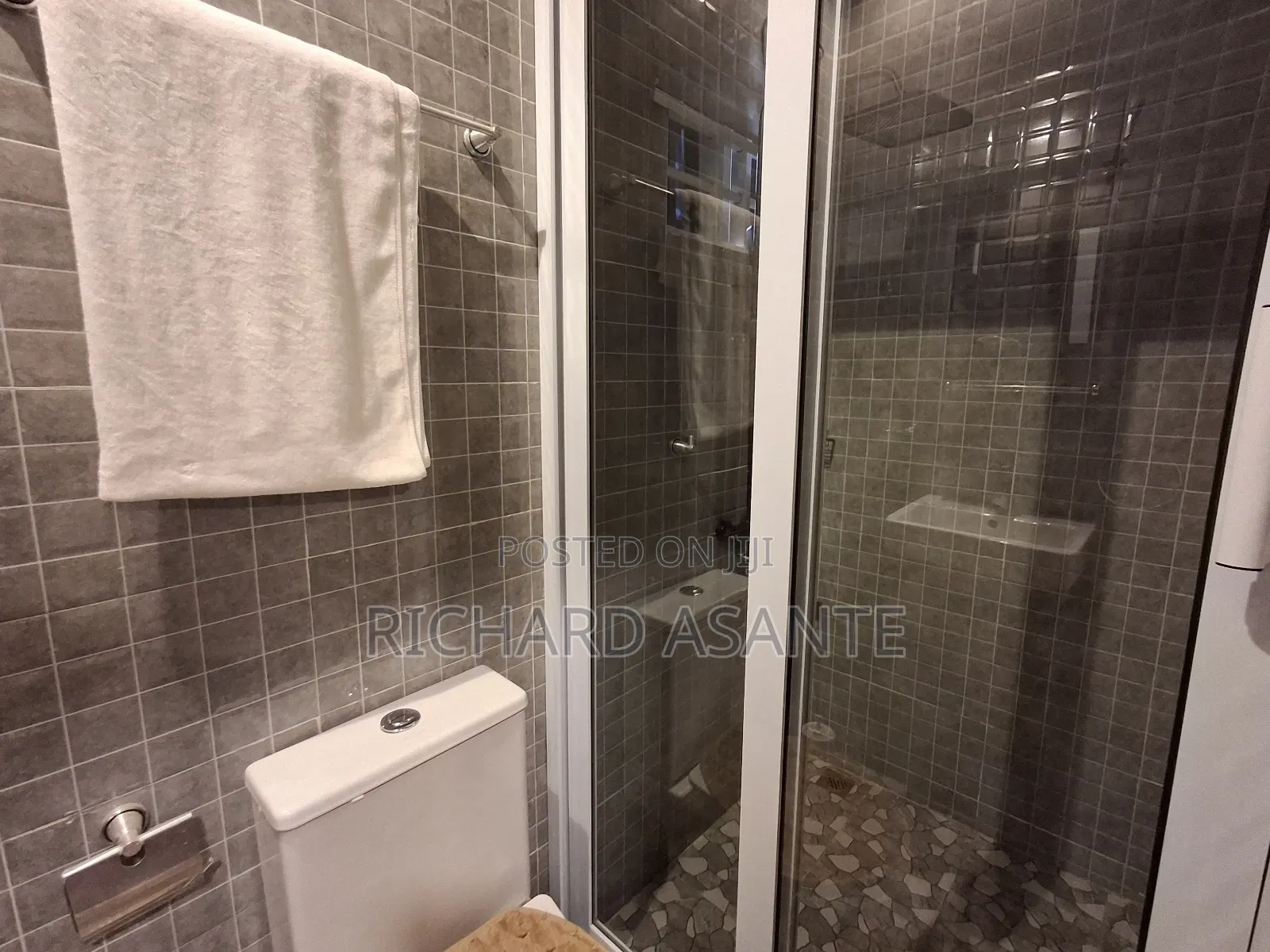 Executive Apartment With Hot Water Washroom and Kitchen