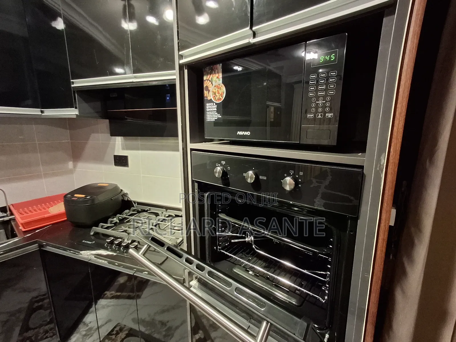 Executive Apartment With Hot Water Washroom and Kitchen