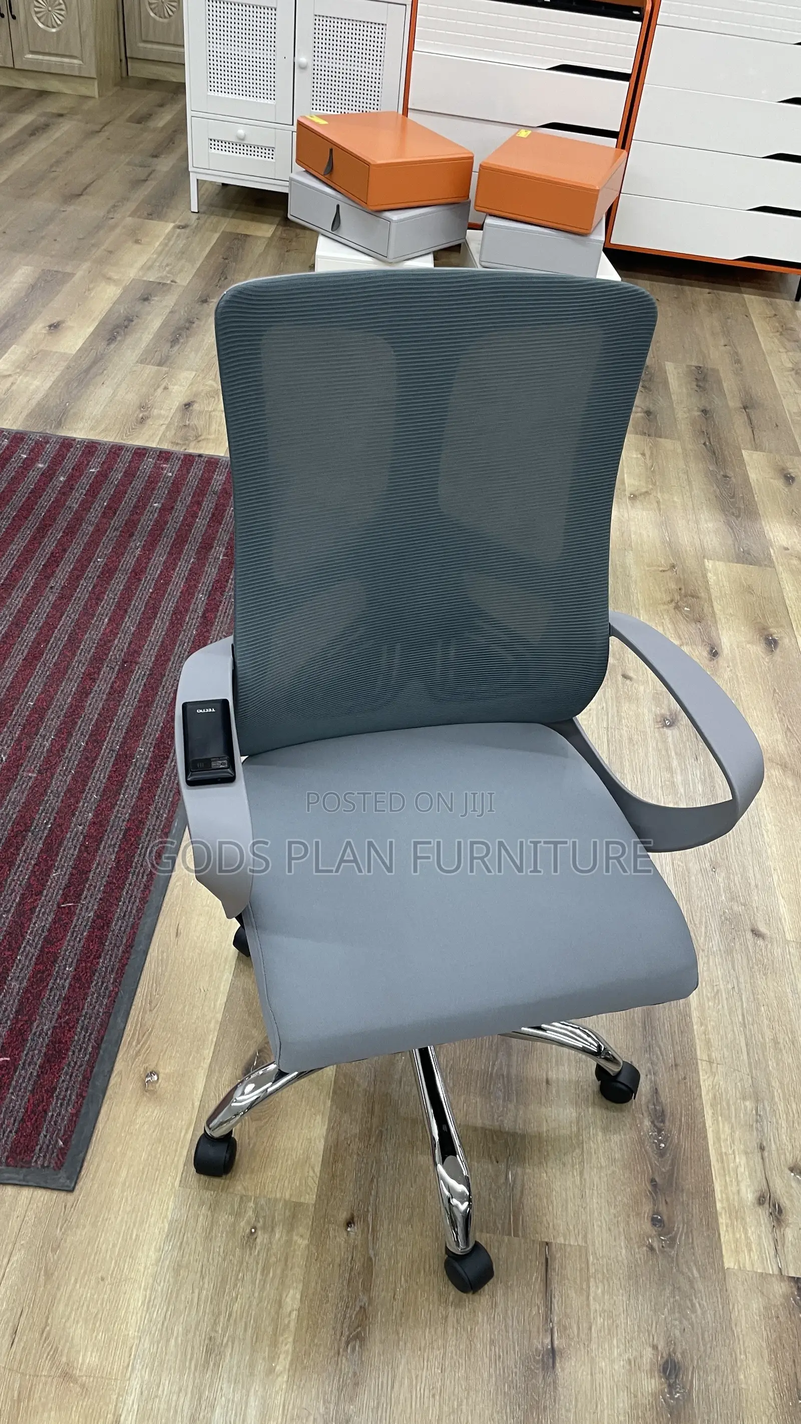 Office Swivel Chair (1079)