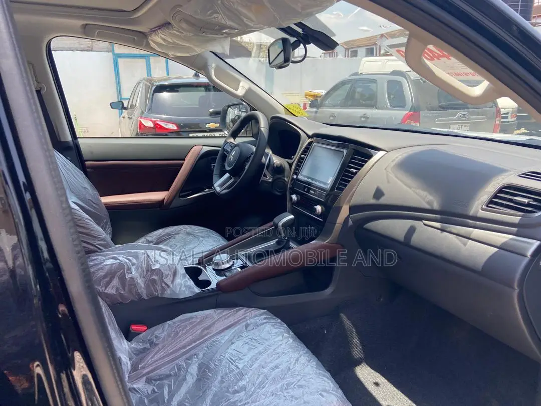 New Mitsubishi Pajero 2025 Black