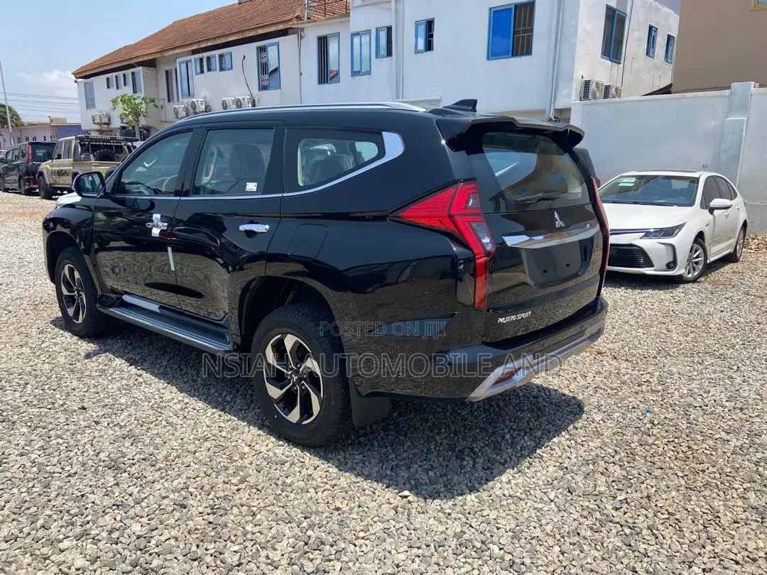 New Mitsubishi Pajero 2025 Black