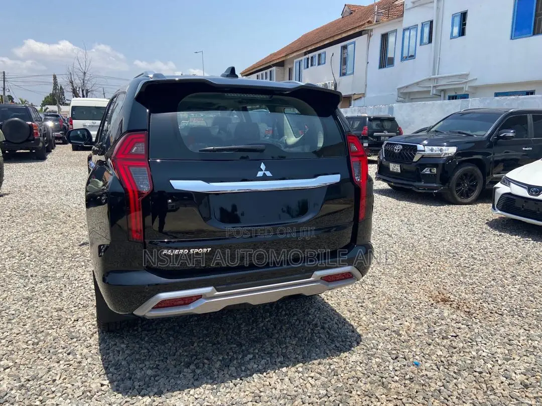 New Mitsubishi Pajero 2025 Black