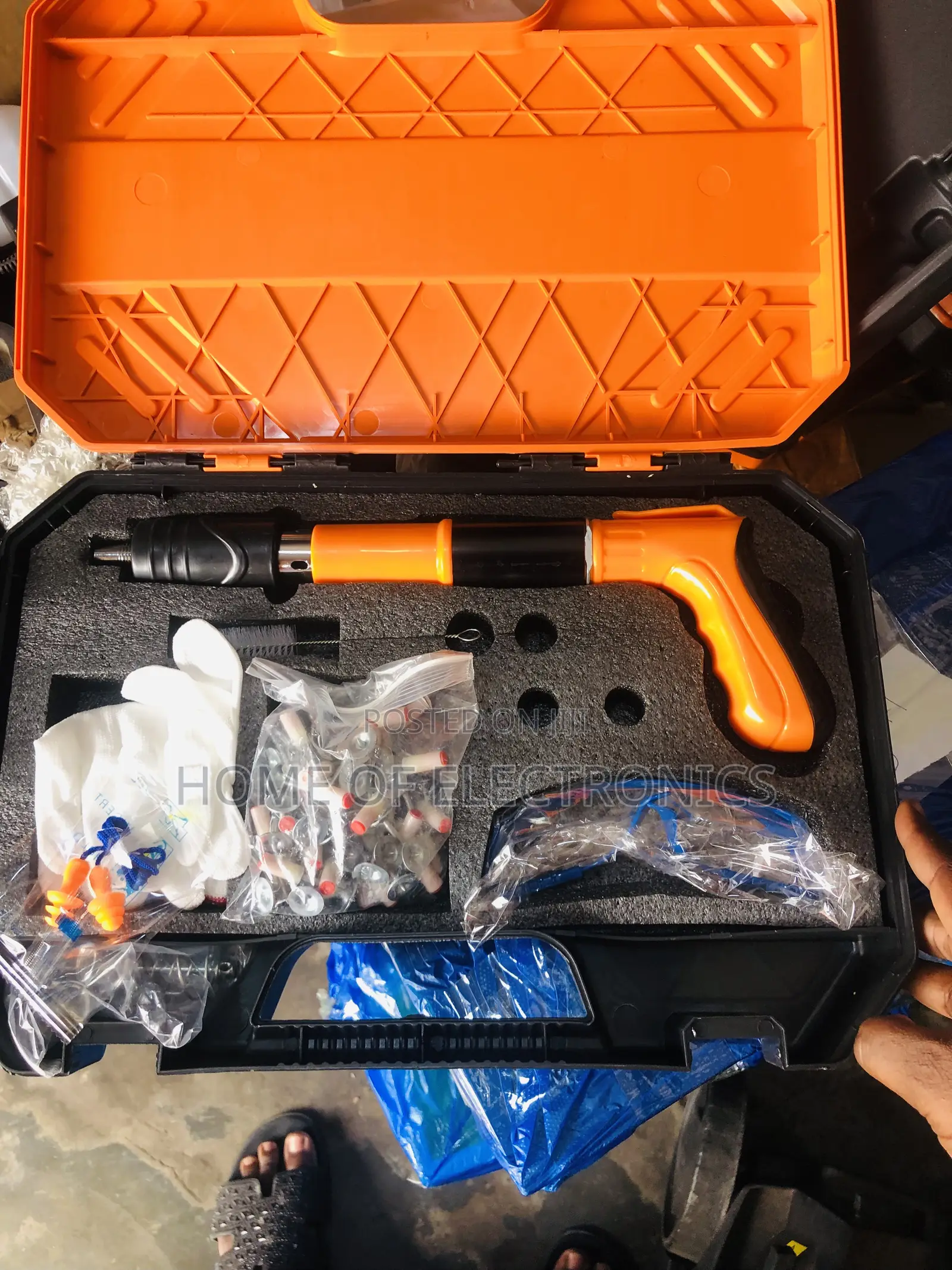 Dual Noise Reduction Design Nail Gun