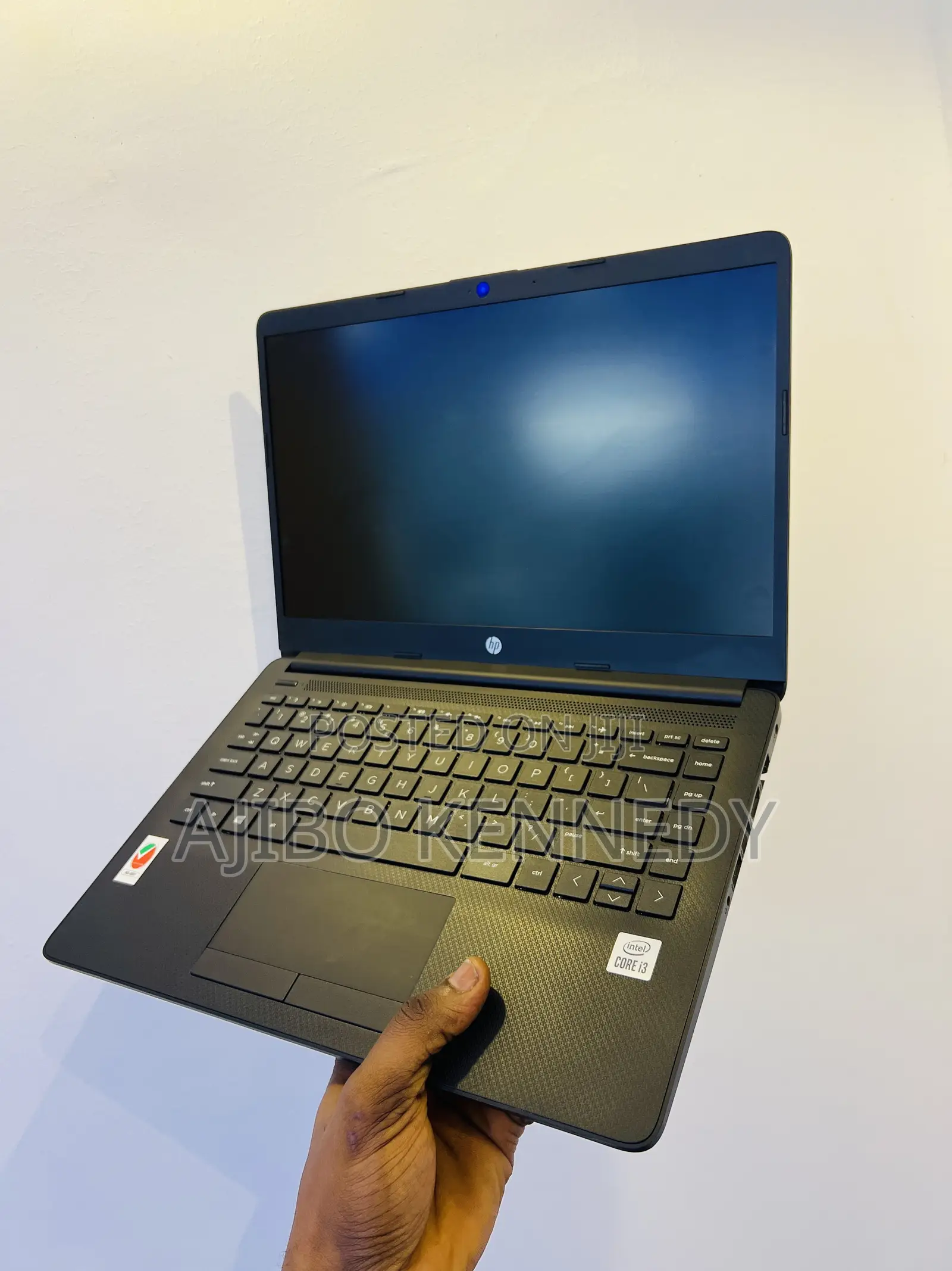 New Laptop HP 4GB Intel Core i3 SSHD (Hybrid) 1T