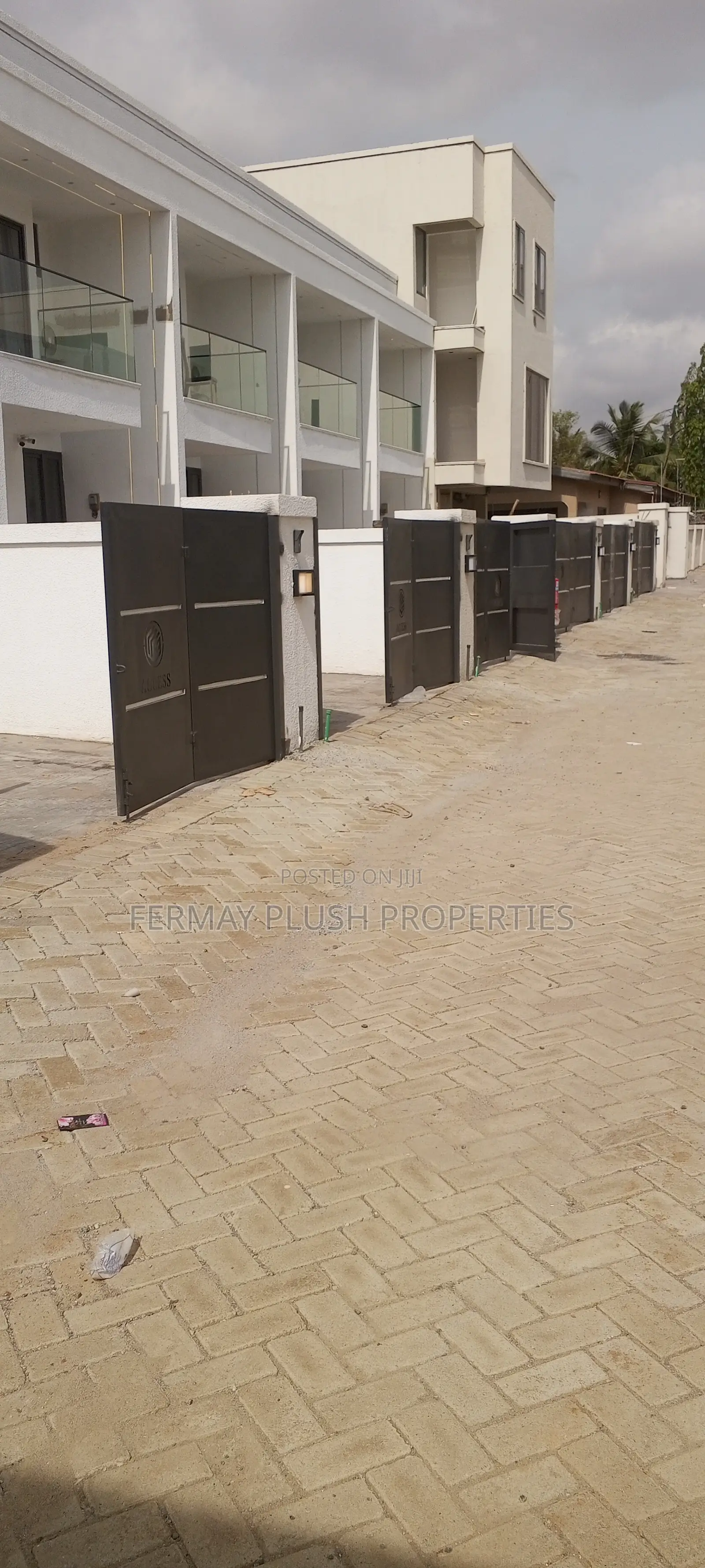 2bdrm House in Ashale Botwe, Accra Metropolitan for sale