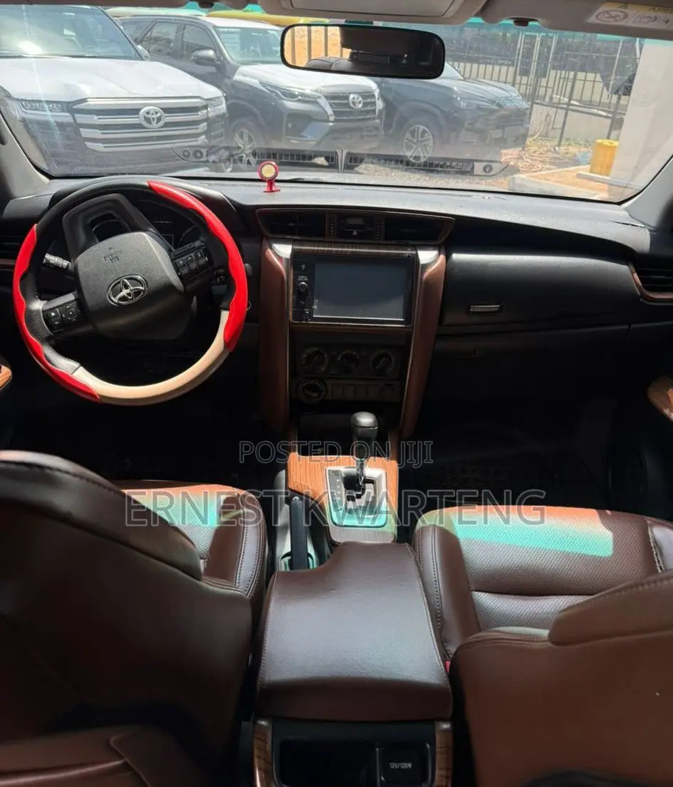 Toyota Fortuner 2023 Gray