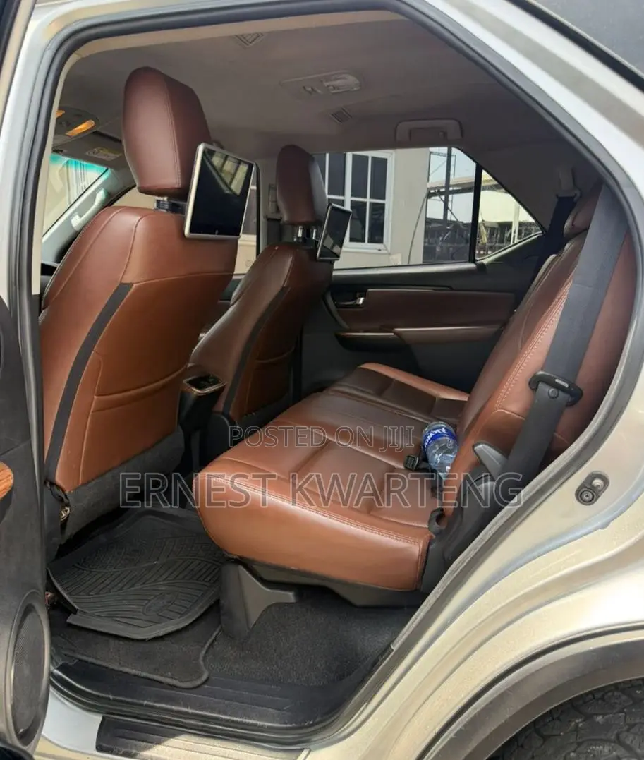 Toyota Fortuner 2023 Gray