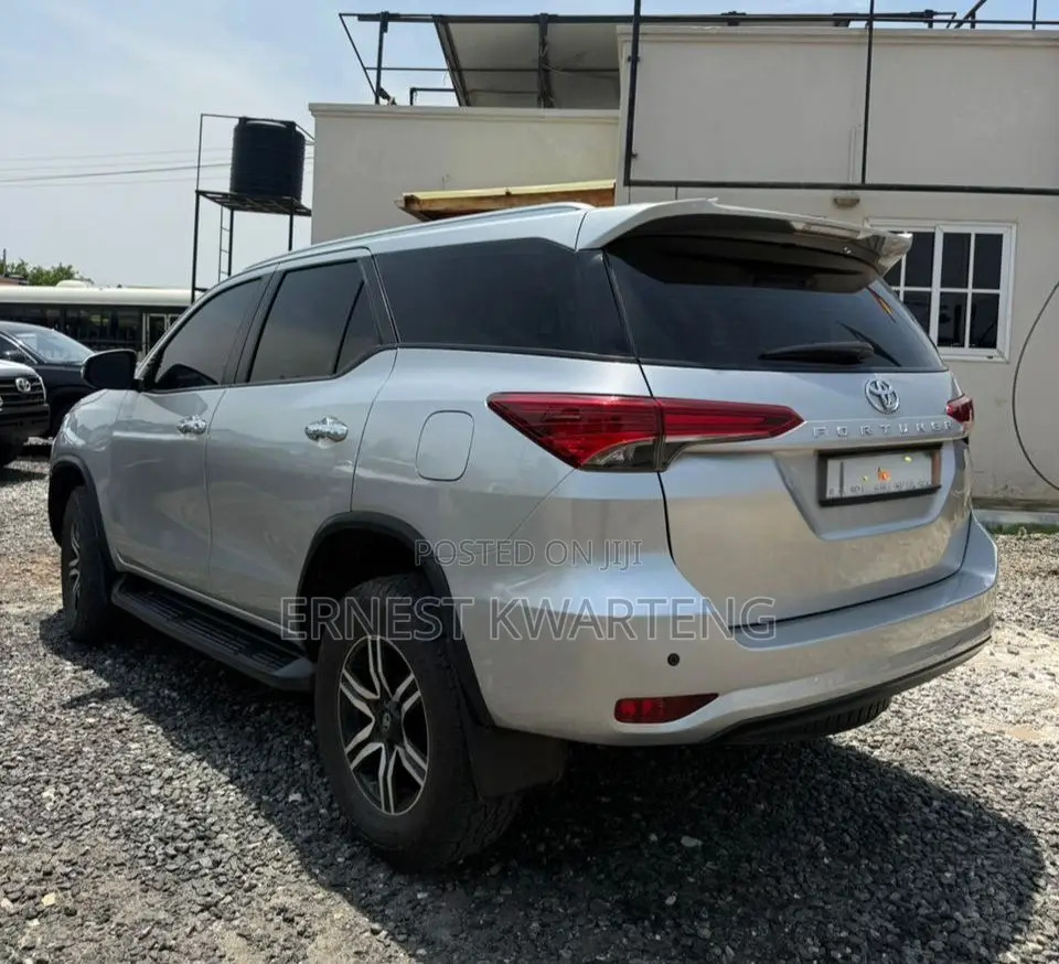 Toyota Fortuner 2023 Gray
