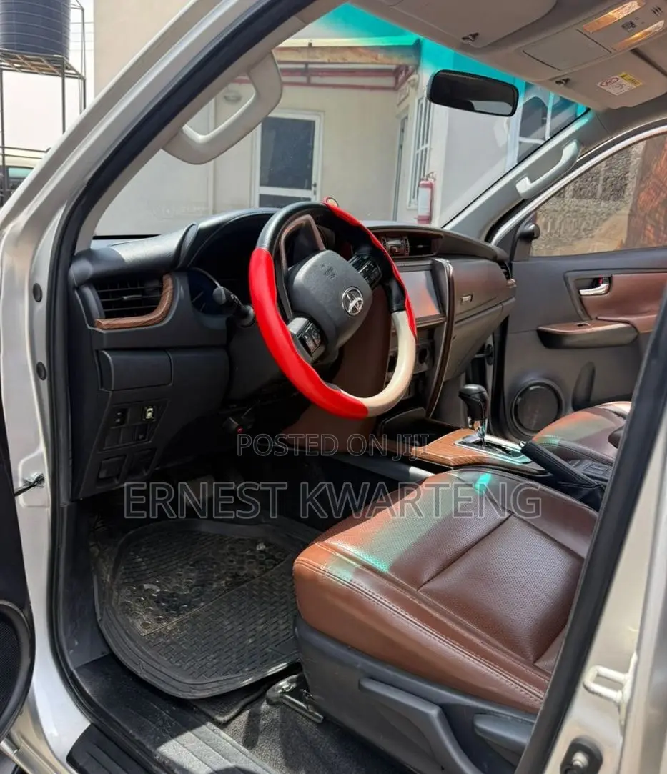 Toyota Fortuner 2023 Gray