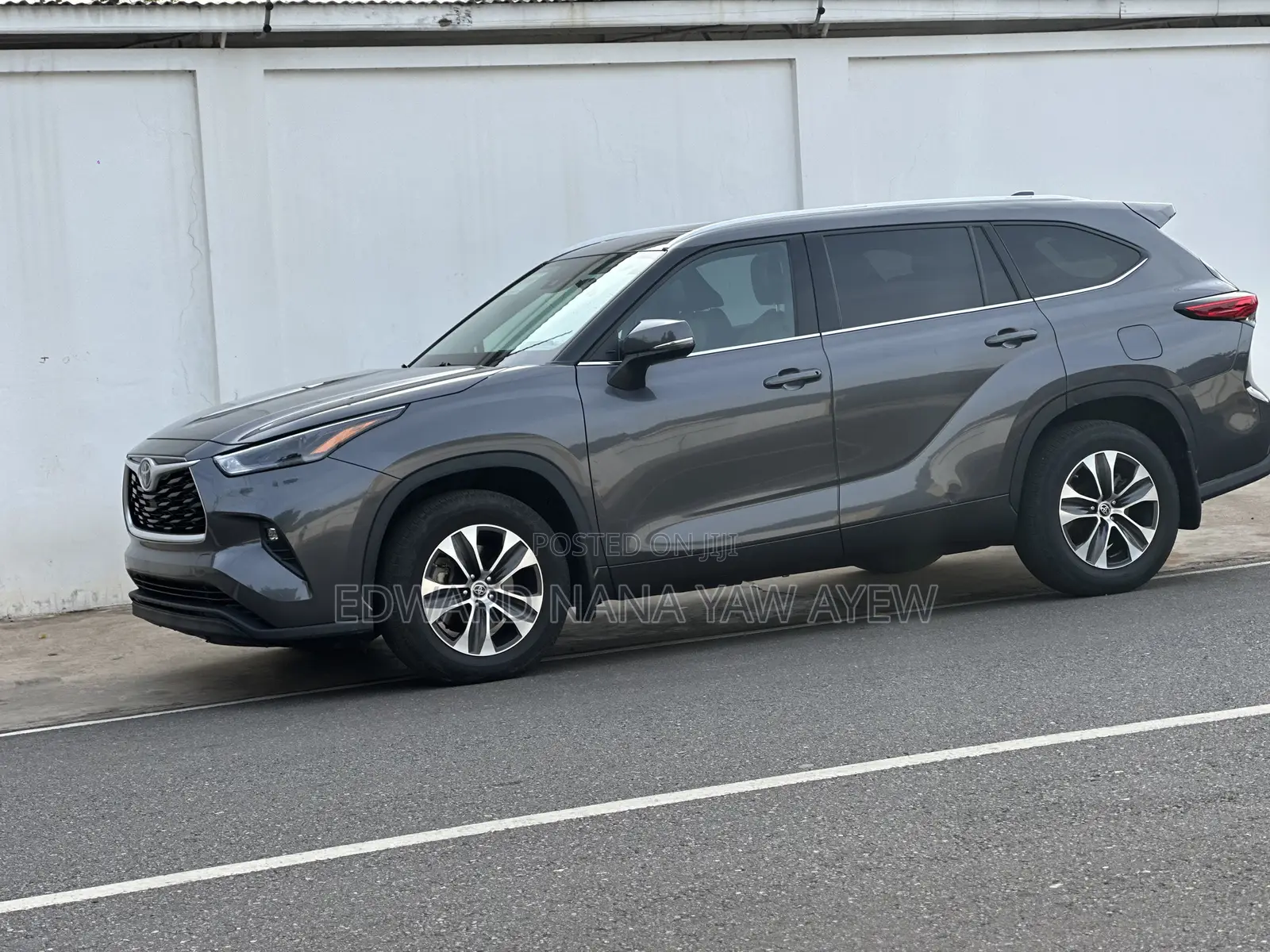 Toyota Highlander XLE 2022 Gray