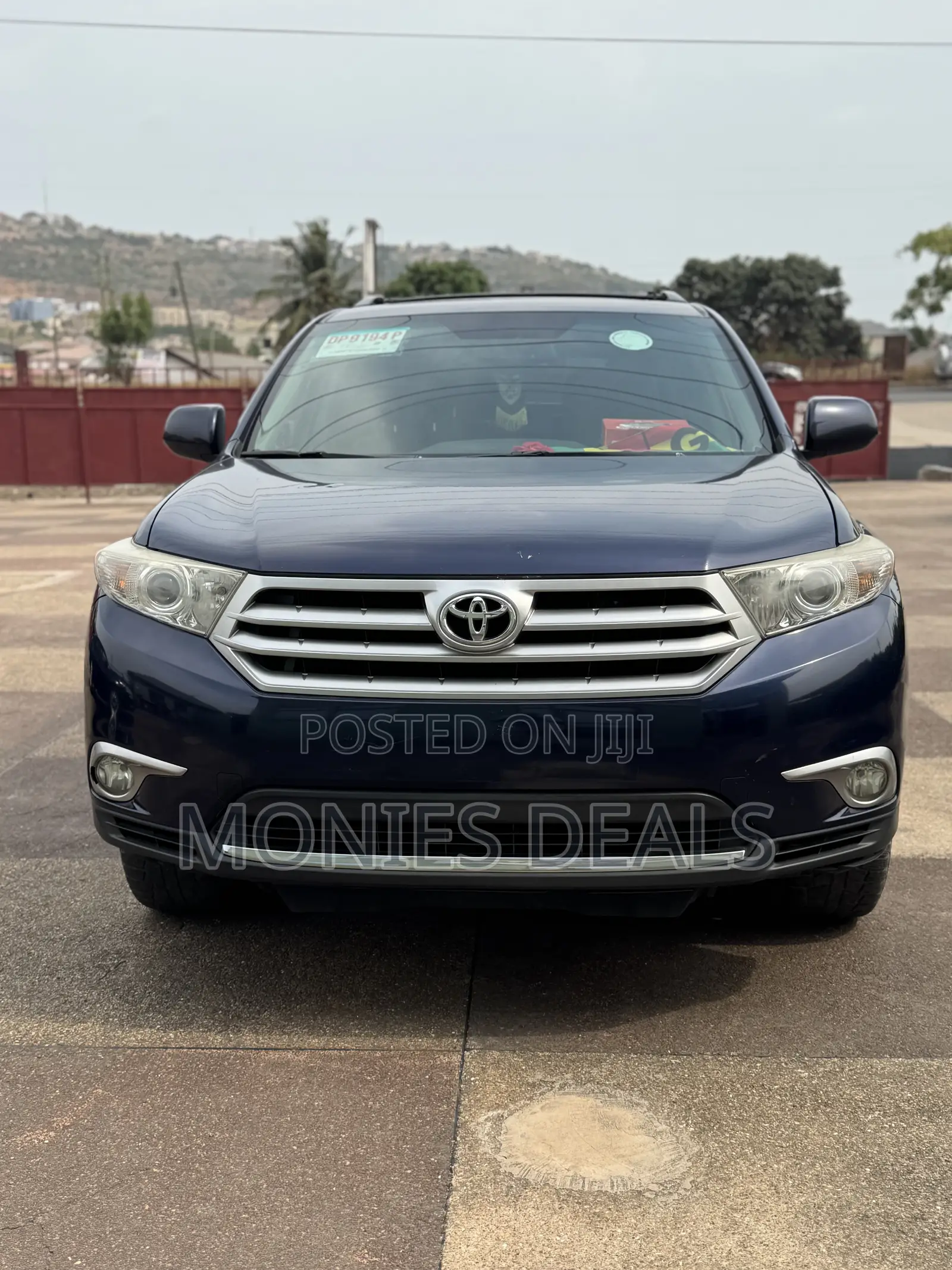 Toyota Highlander SE 2012 Blue