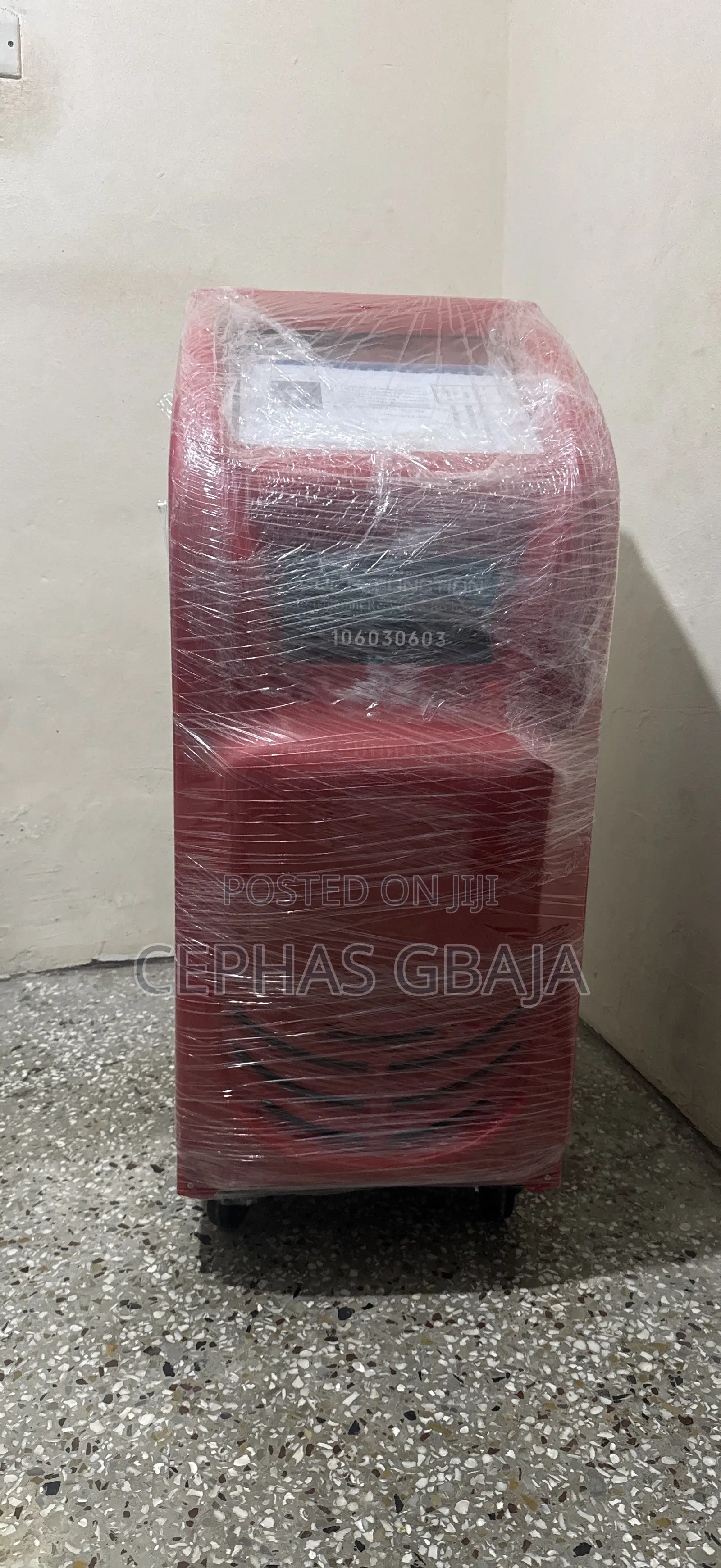 A/C Recovery Machine,Refill’S And Checks Leakage