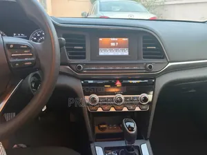 Hyundai Elantra SE 2020 Gray