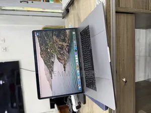 Laptop Apple MacBook Pro 2017 16GB Intel Core i7 SSD 512GB