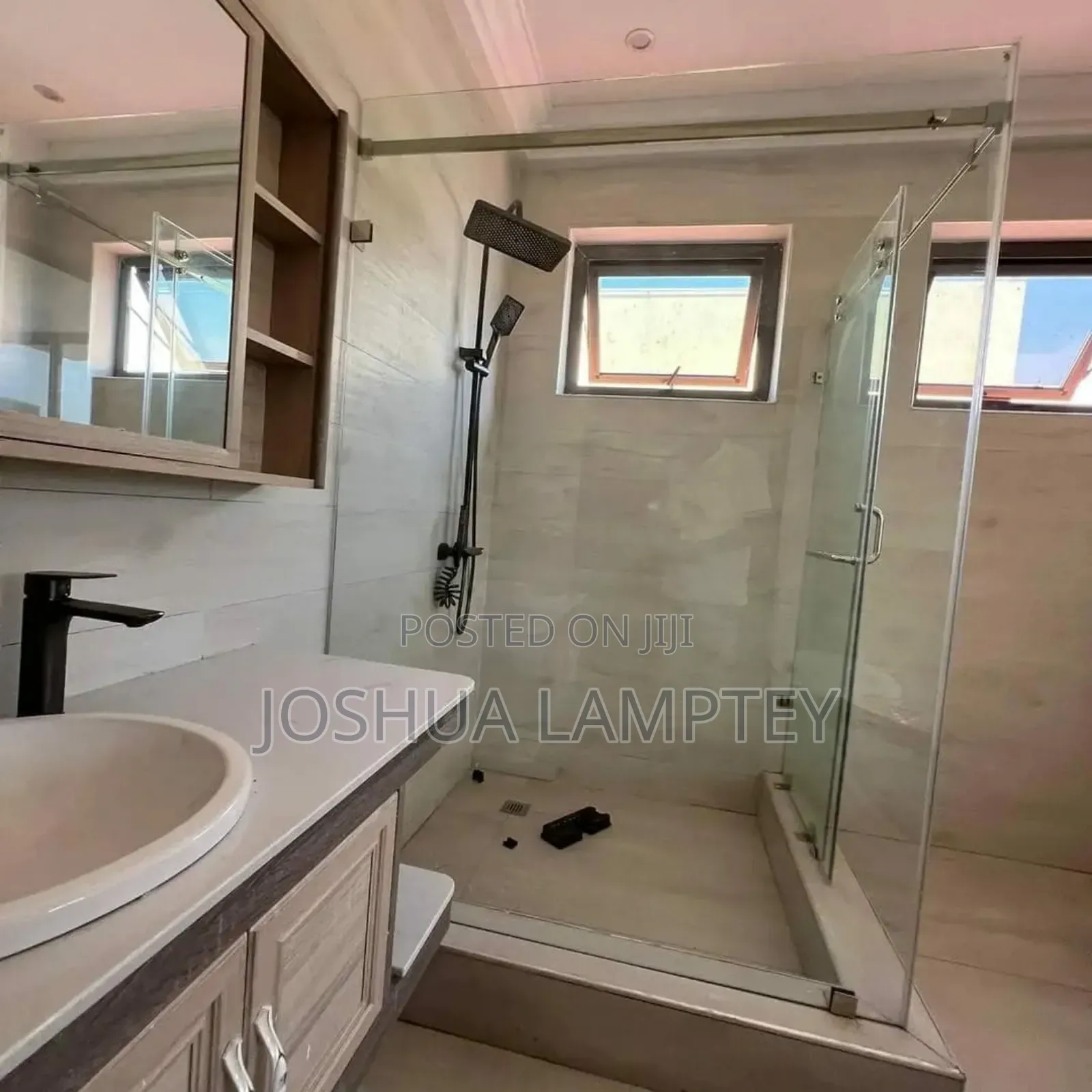 3bdrm Townhouse / Terrace in East Legon A&C Mall for rent