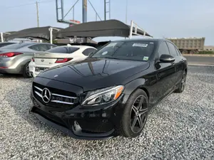 Mercedes-Benz C300 2016 Black