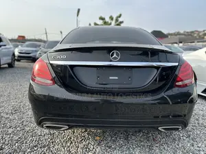 Mercedes-Benz C300 2016 Black